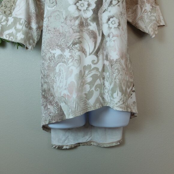 Chico's Floral Paisley Lace Detail 1/2 Sleeve Top Size 2 - Picture 4 of 10